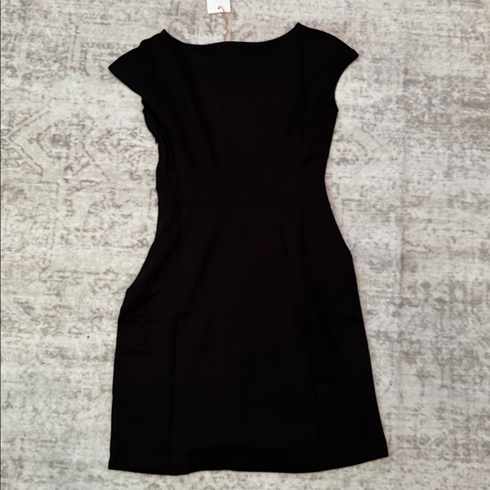 Quince Ultra-Stretch Ponte Cap Sleeve Dress - Picture 5 of 6